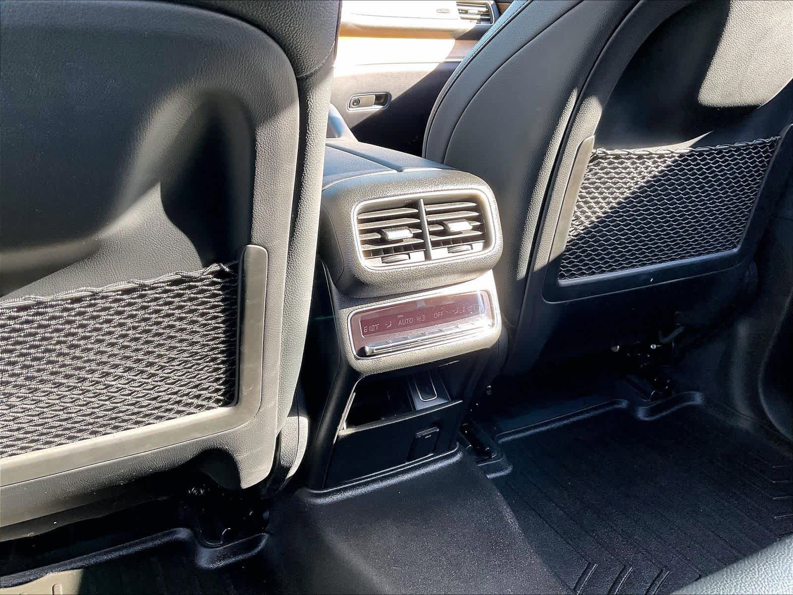 Used 2022 Mercedes-Benz GLS 450 4MATIC image 36