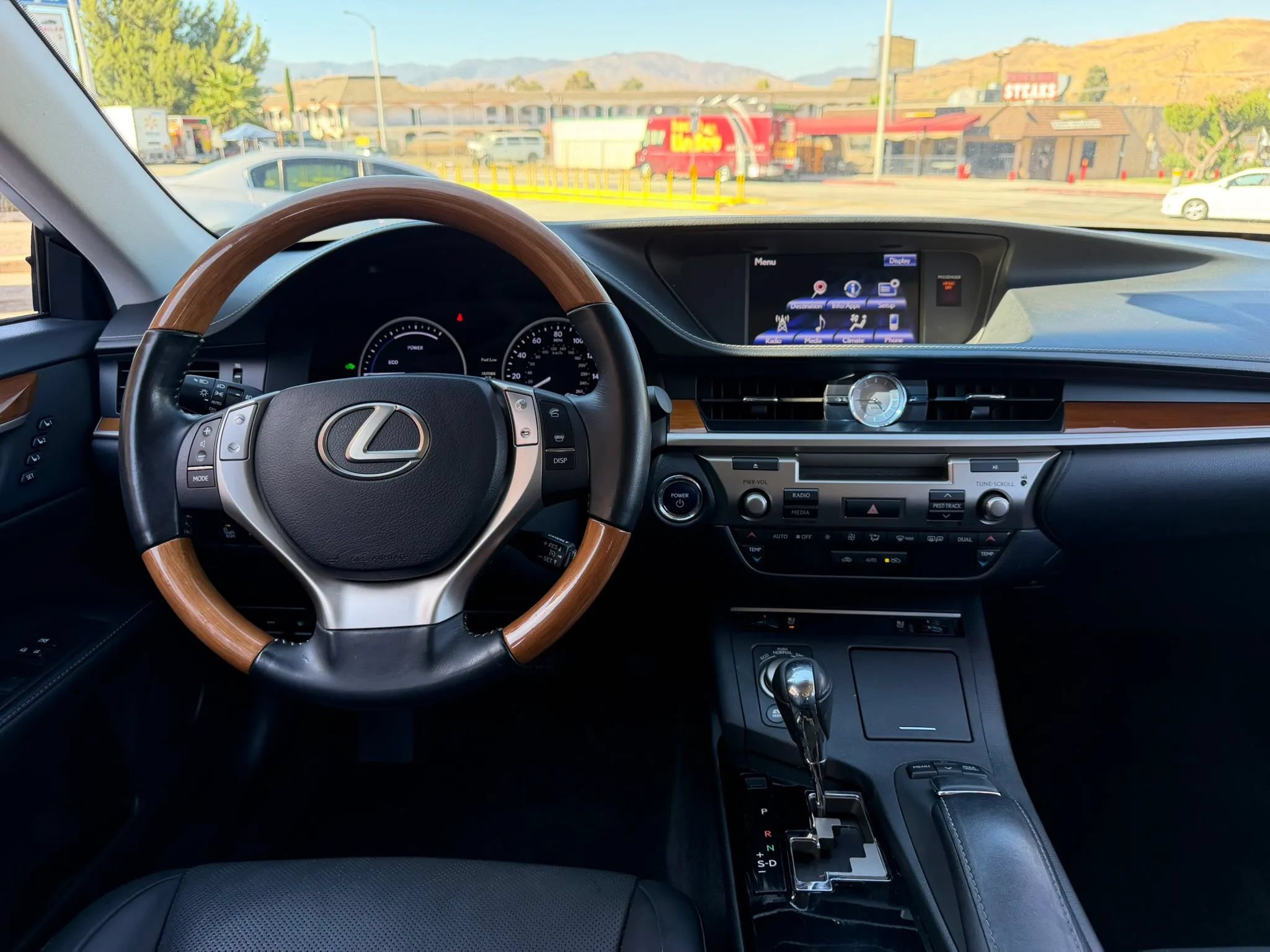 Used 2014 Lexus ES 300h w/ Premium Package w/Bamboo Trim FWD image 15