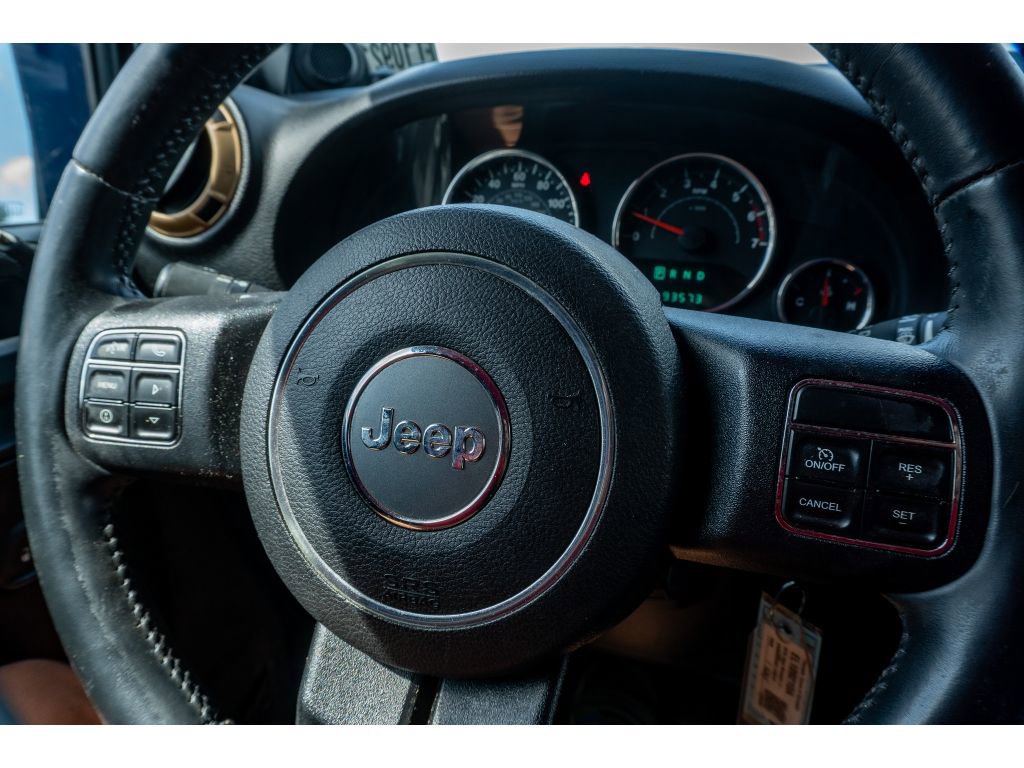 Used 2014 Jeep Wrangler Unlimited Sahara w/ Max Tow Package image 25