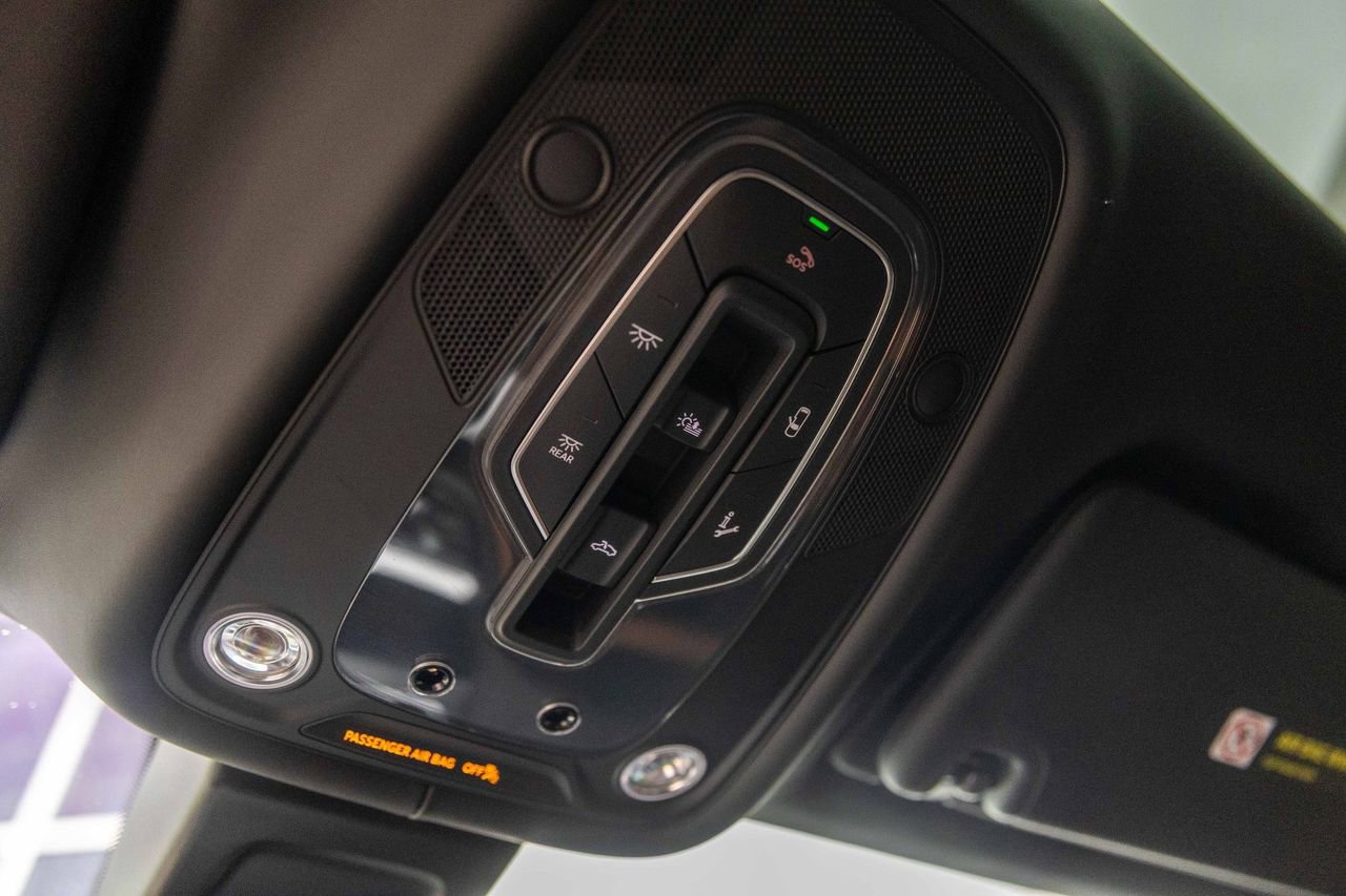 Certified 2024 Bentley Bentayga AWD/4WD image 39