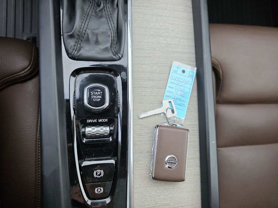 Used 2020 Volvo XC60 T5 Inscription w/ Protection Package image 30