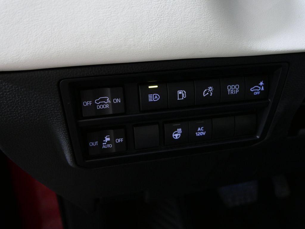 Used 2023 Toyota Sequoia Capstone AWD/4WD image 17