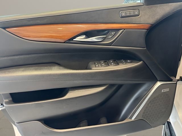 Used 2019 Cadillac Escalade Luxury image 10