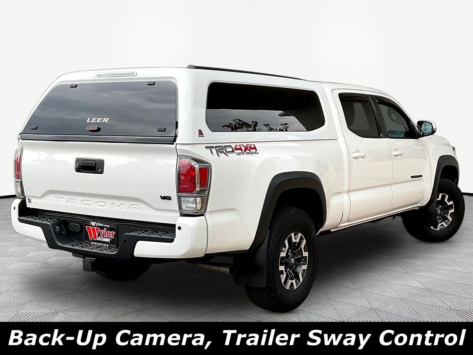 Used 2020 Toyota Tacoma TRD Off-Road w/ Technology Package AWD/4WD image 6