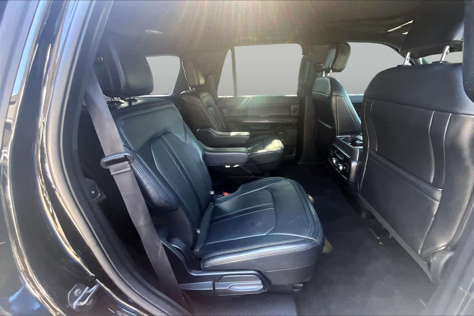 Used 2018 Ford Expedition Limited w/ Equipment Group 301A RWD image 20