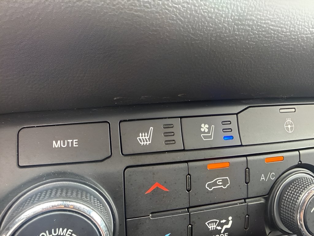 Used 2025 Dodge Durango GT AWD/4WD image 21
