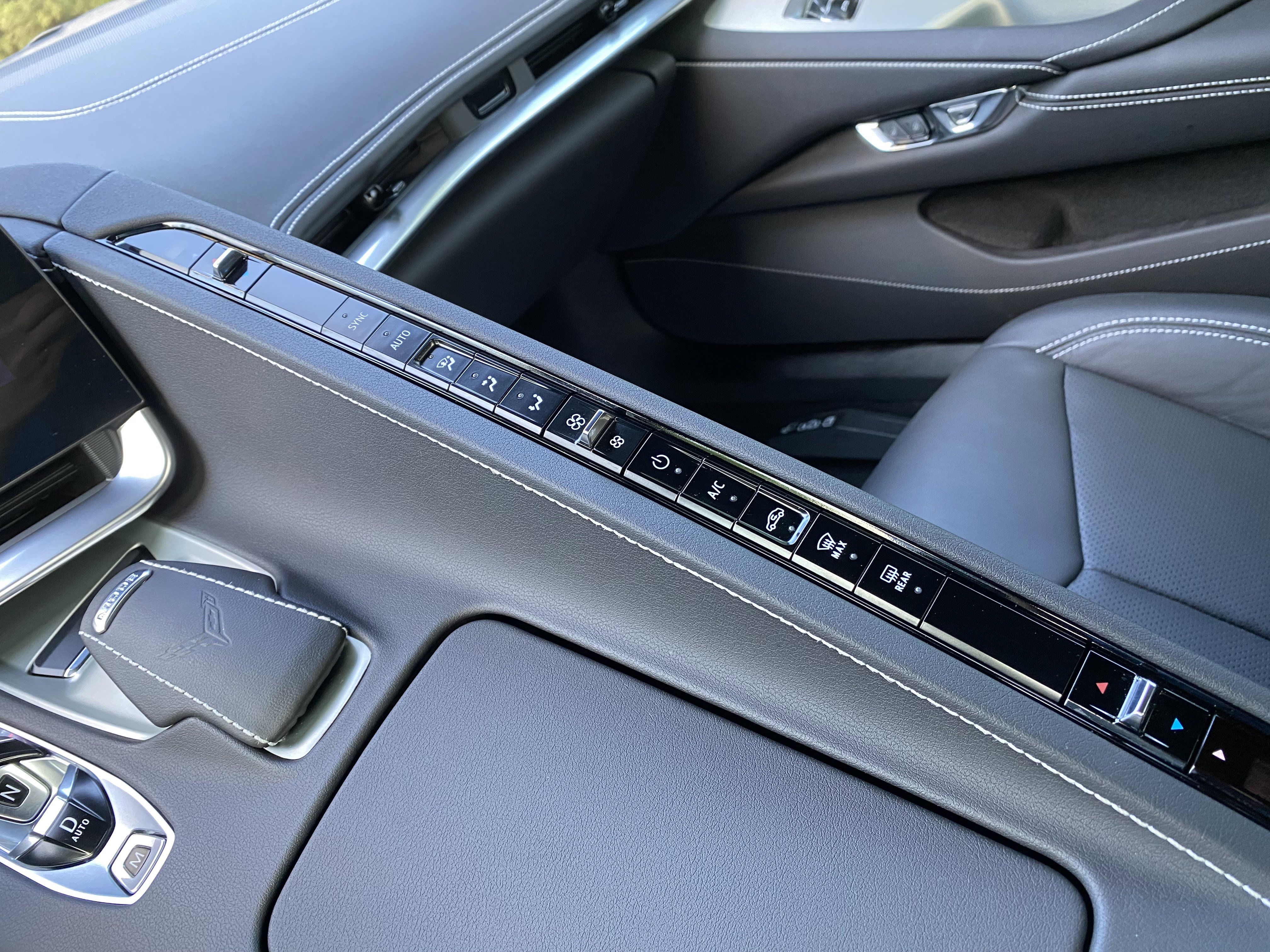 Used 2025 Chevrolet Corvette Stingray Coupe w/ 1LT image 28