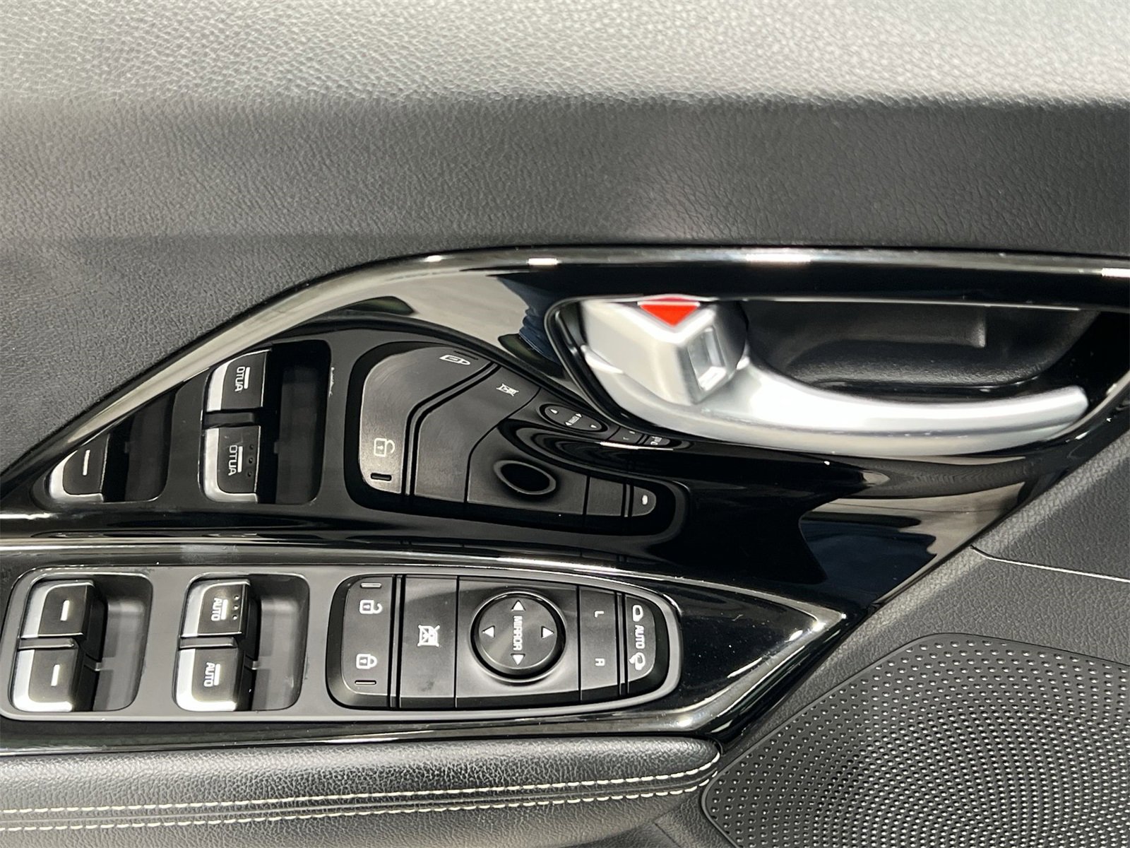 Used 2022 Kia Niro EX image 13