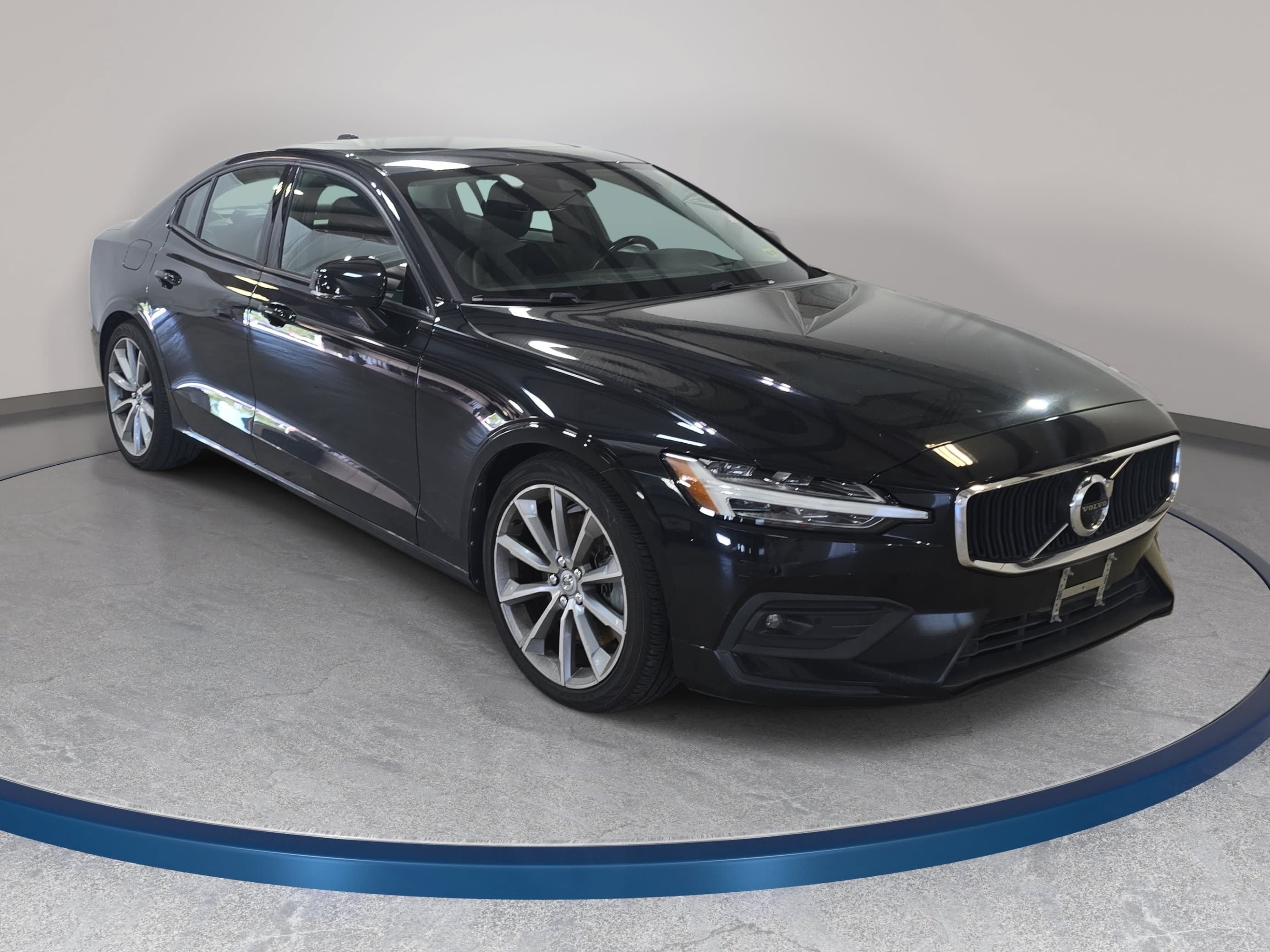 Used 2021 Volvo S60 T6 Momentum AWD/4WD image 4