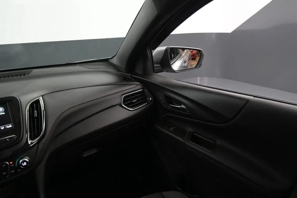 Used 2023 Chevrolet Equinox RS AWD/4WD image 34