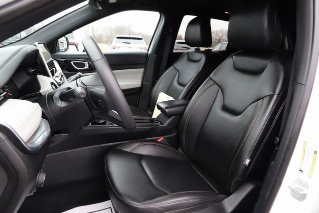 Used 2024 Jeep Compass Limited image 13