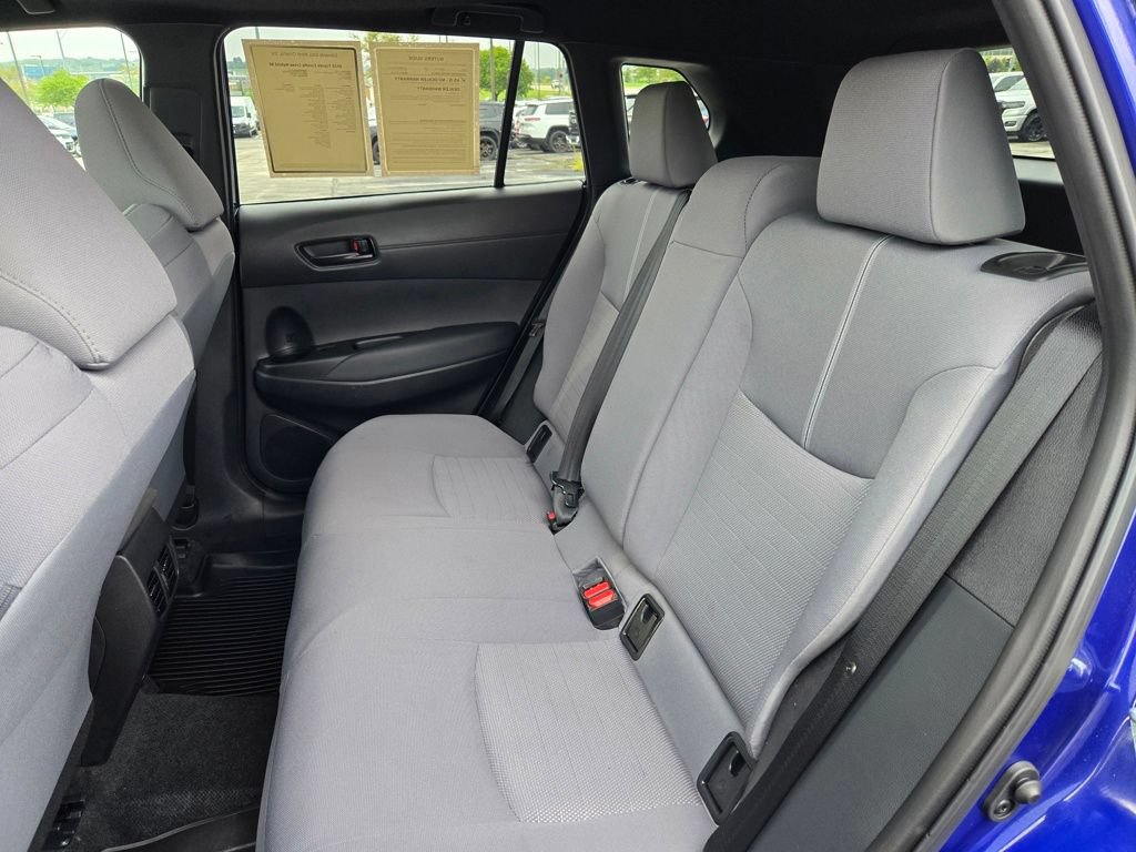 Used 2025 Toyota Corolla Cross AWD Hybrid w/ Moonroof Package image 28