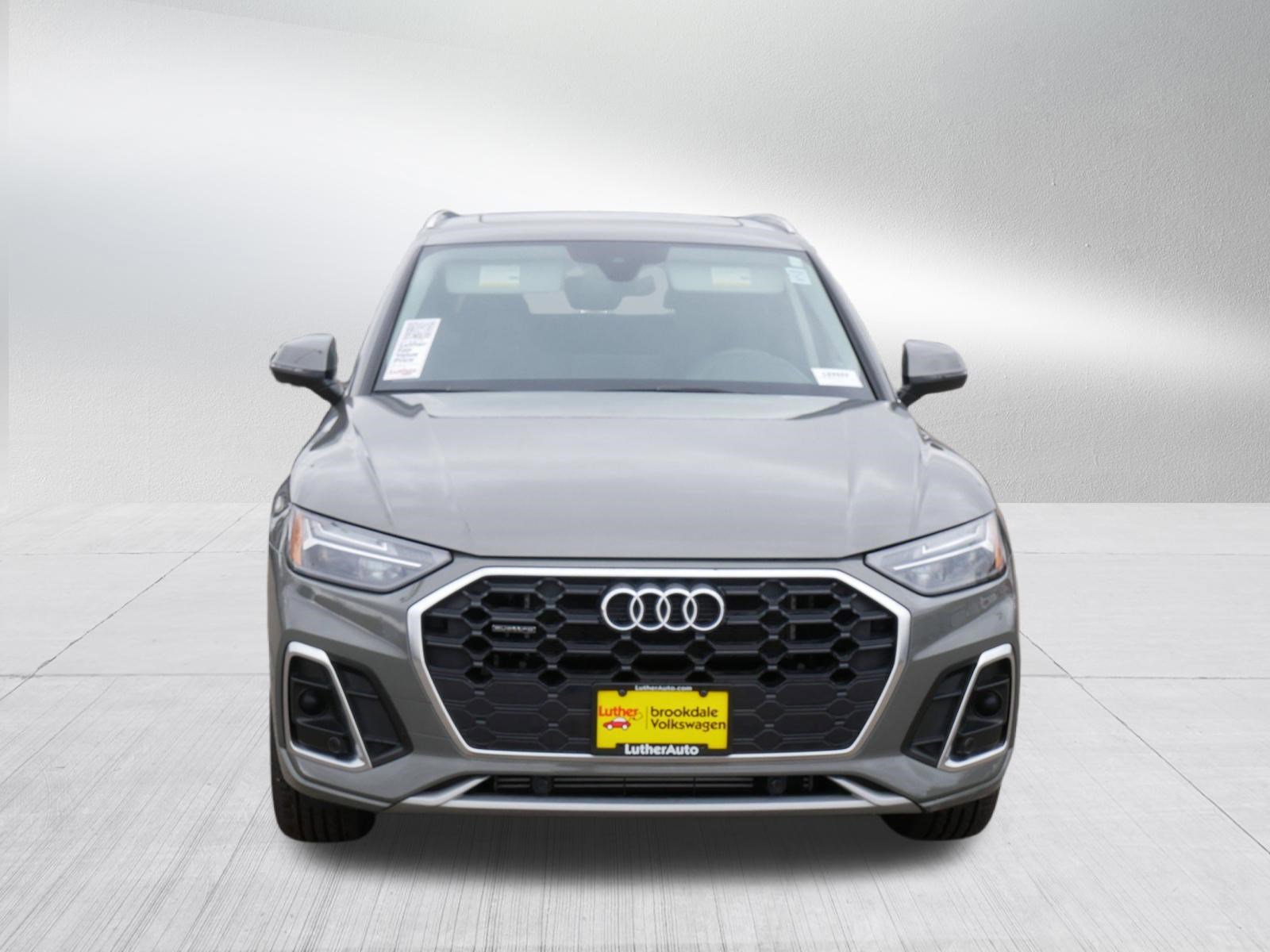 Used 2023 Audi Q5 e Premium w/ Convenience Package AWD/4WD image 2