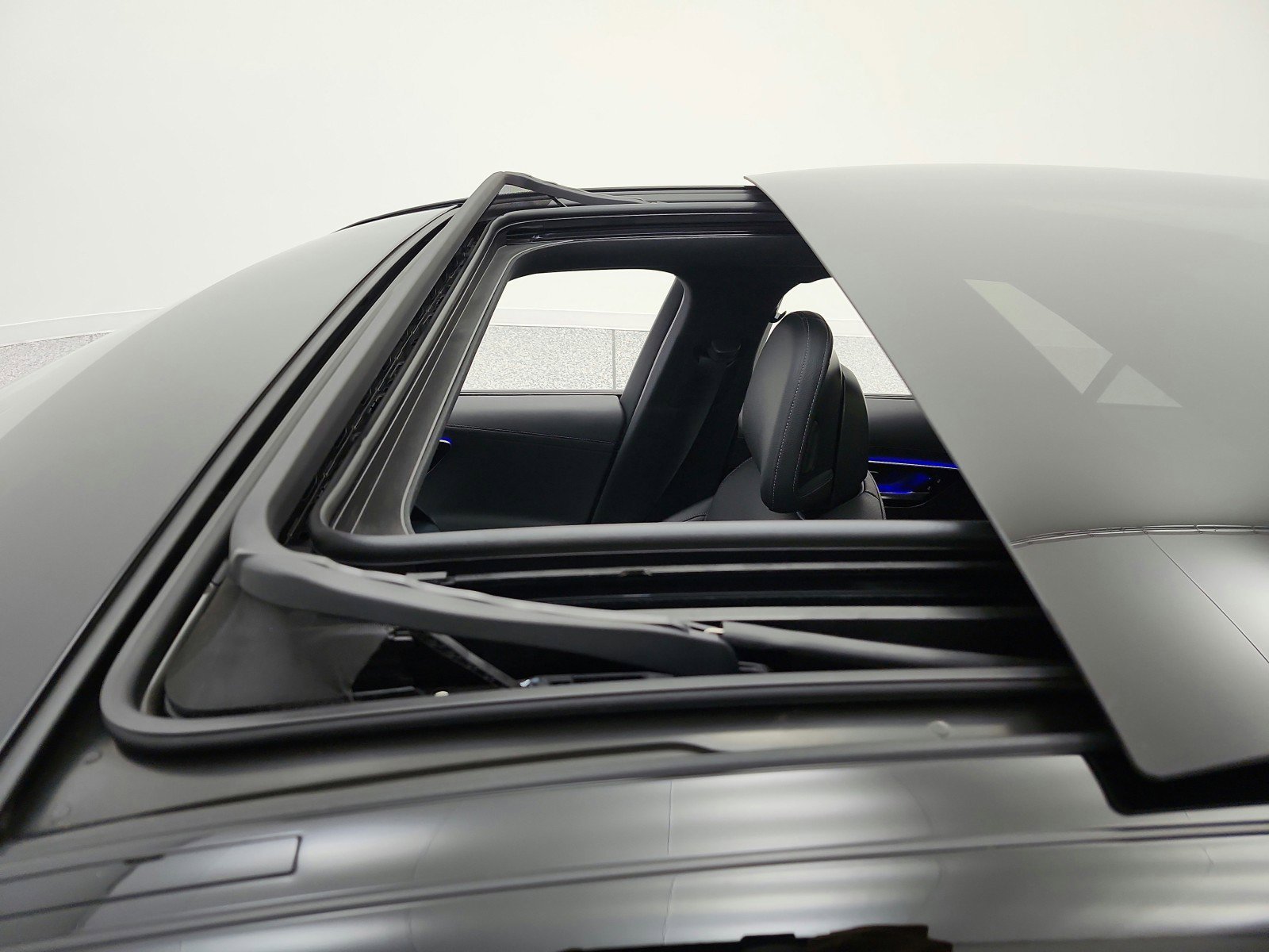 Used 2022 Mercedes-Benz C 300 Sedan image 11