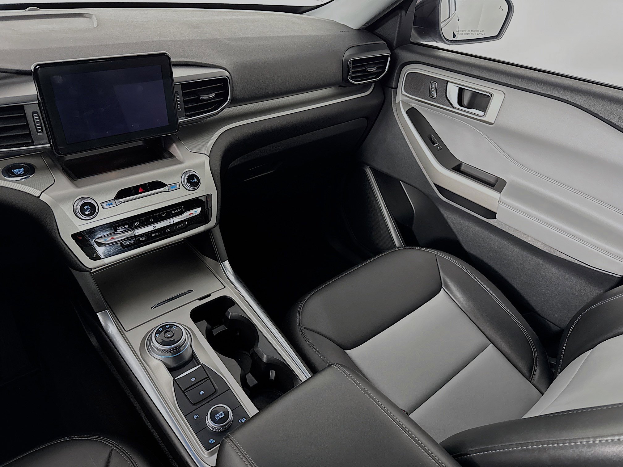 Used 2022 Ford Explorer XLT w/ Equipment Group 202A image 22