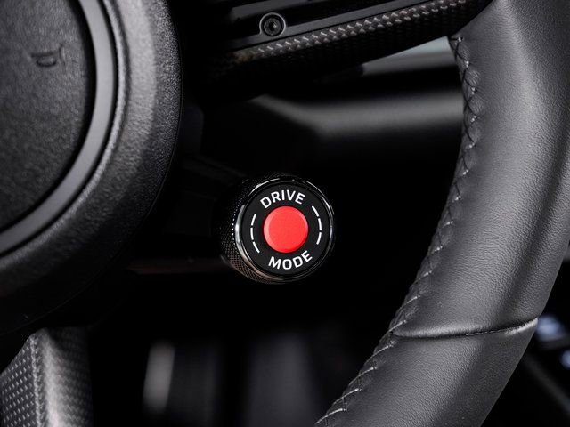 Certified 2025 Porsche 911 Carrera image 17