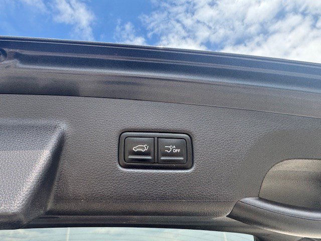 Used 2024 Kia Carnival EX FWD image 35