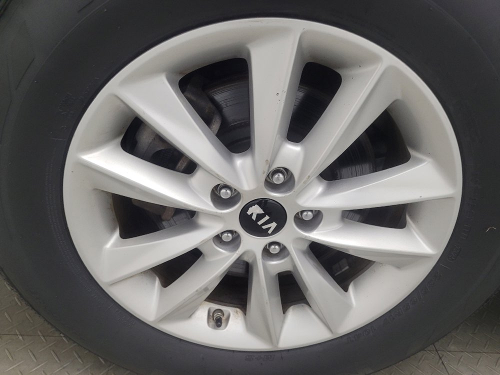 Used 2019 Kia Sorento LX w/ LX Convenience Package image 31