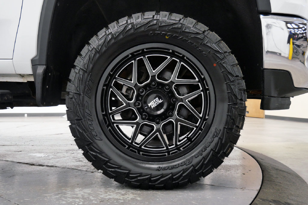 Used 2021 Chevrolet Silverado 2500 LTZ w/ LTZ Premium Package AWD/4WD image 37