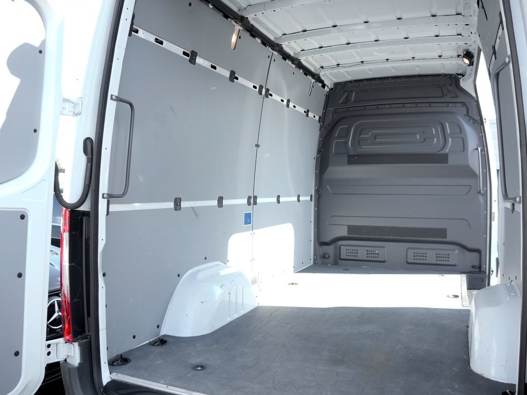 Used 2020 Mercedes-Benz Sprinter 2500 image 6