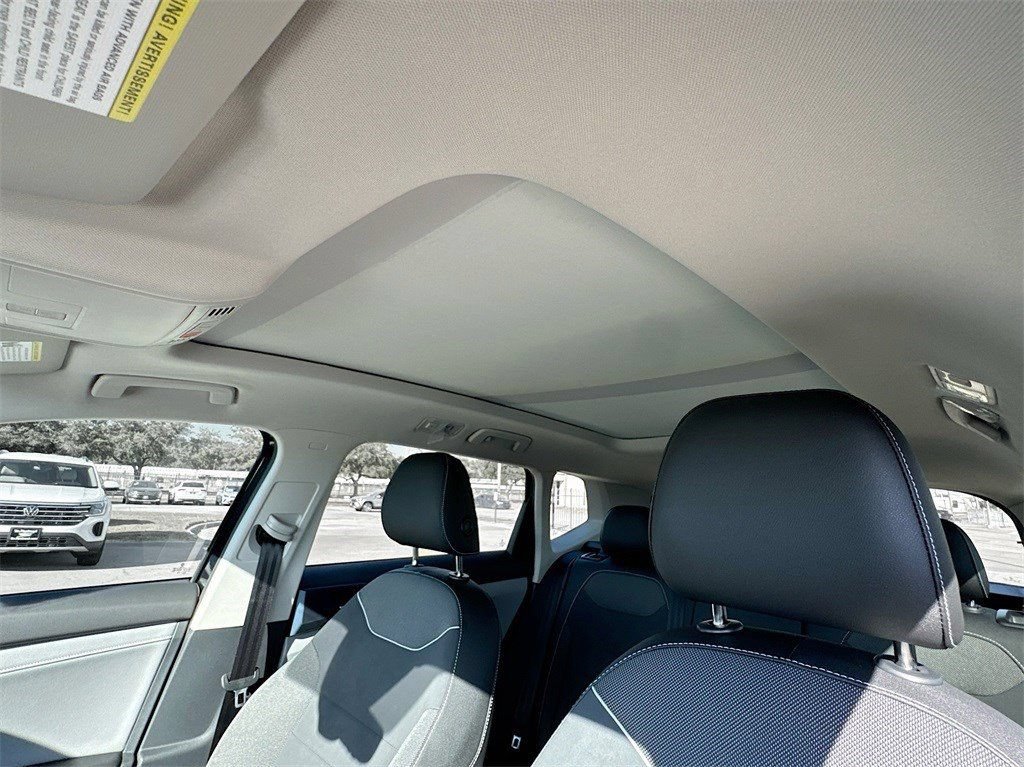 Used 2024 Volkswagen Taos SE FWD image 23