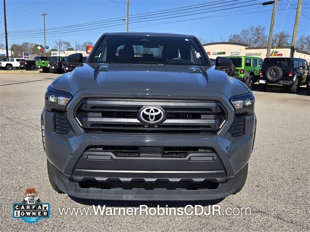Used 2025 Toyota Tacoma SR video 2