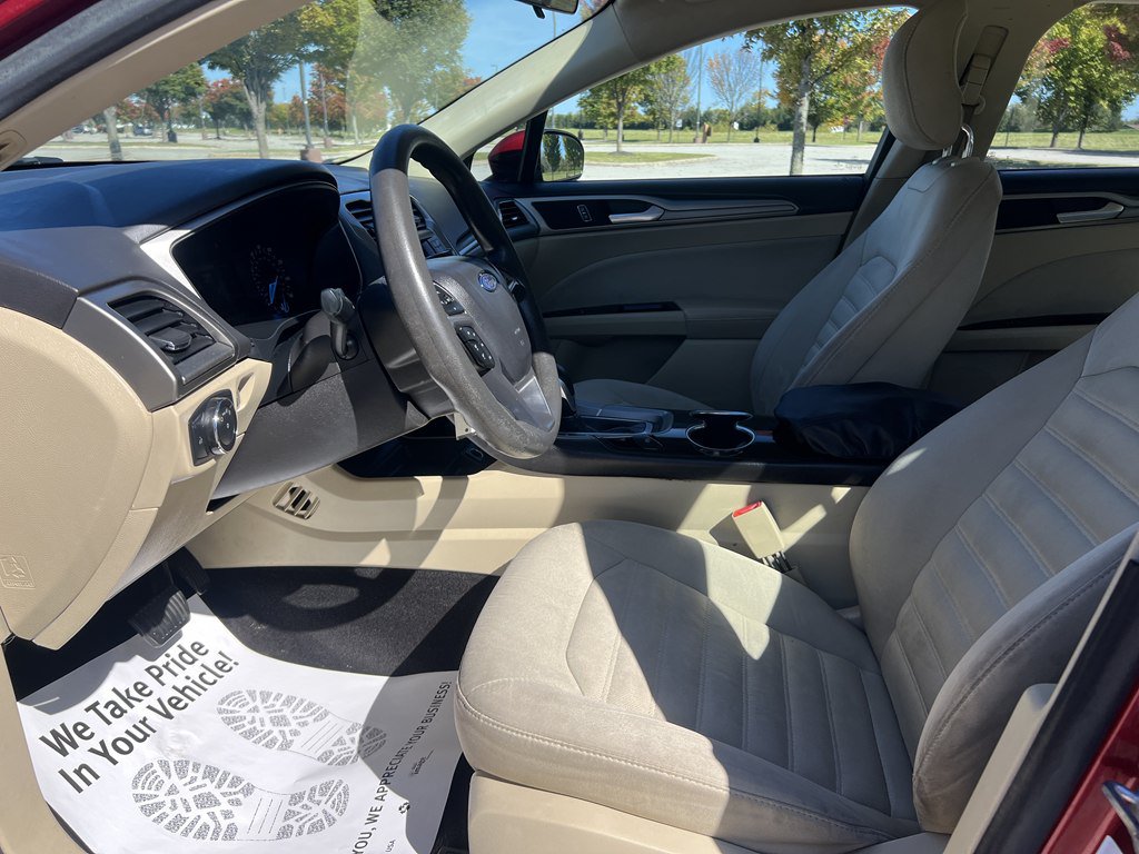 Used 2014 Ford Fusion SE FWD image 17
