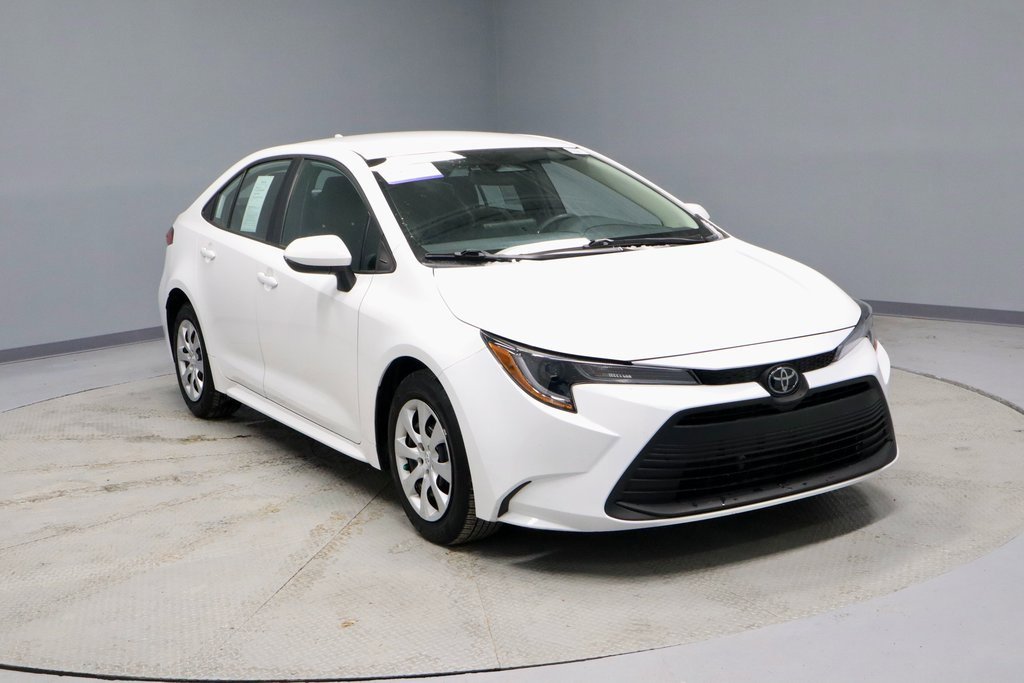 Used 2025 Toyota Corolla LE image 1