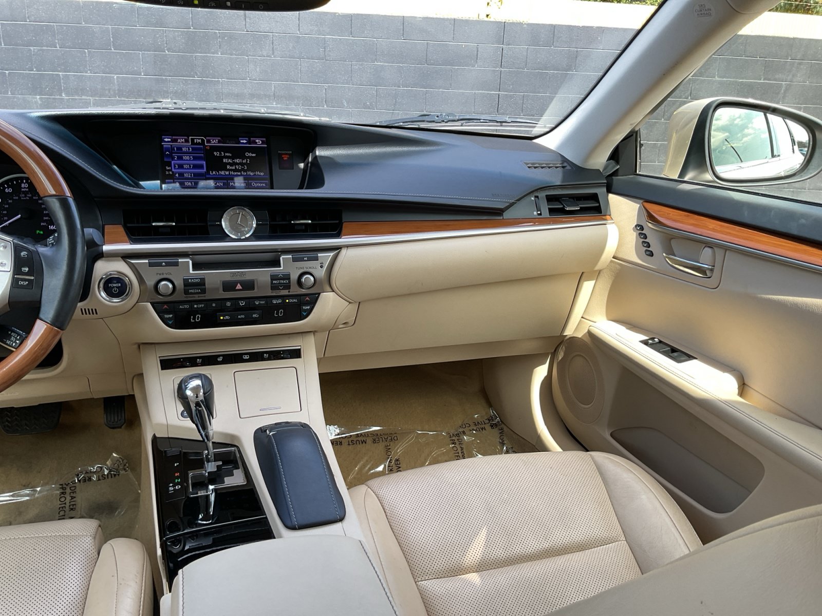 Used 2014 Lexus ES 300h FWD image 14