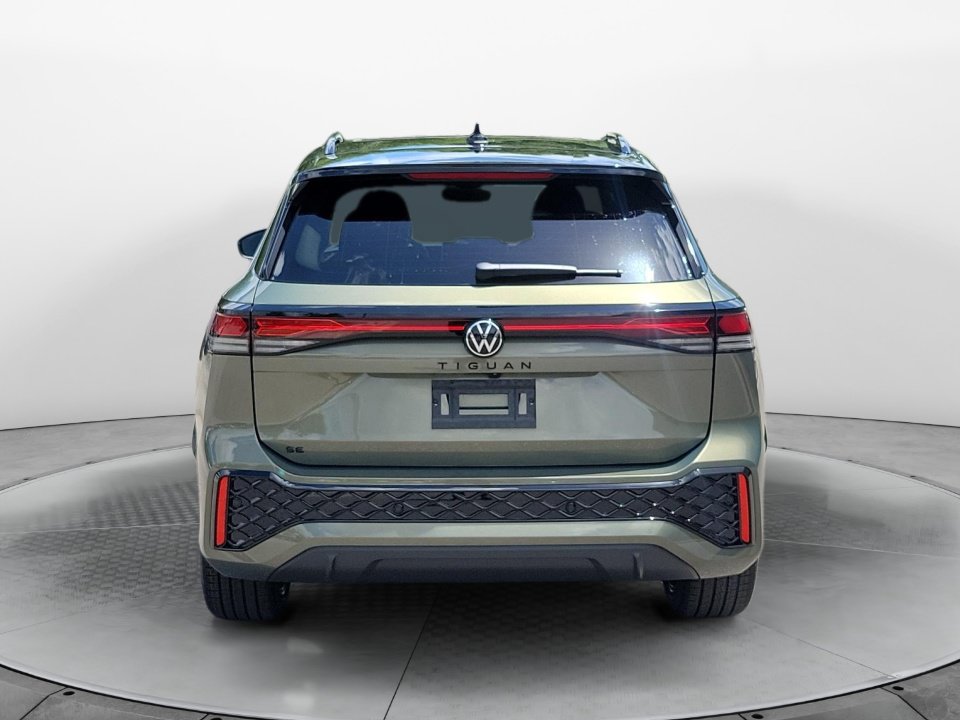 New 2026 Volkswagen Tiguan SE R-Line FWD image 6