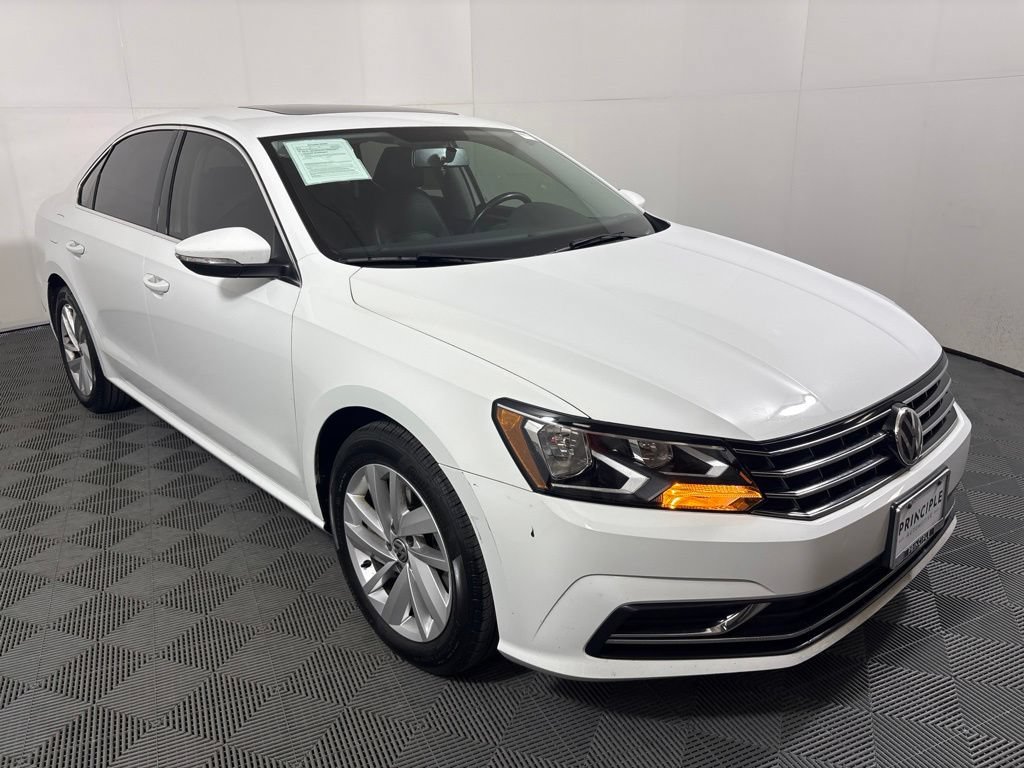 Used 2018 Volkswagen Passat 2.0T SE FWD image 4