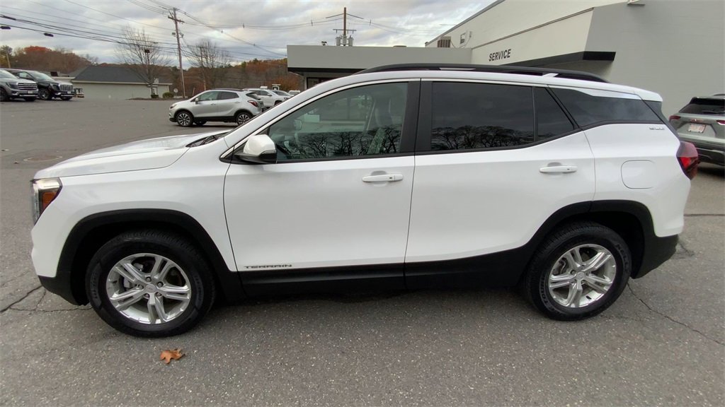 Used 2023 GMC Terrain SLE w/ Driver Convenience Package image 6