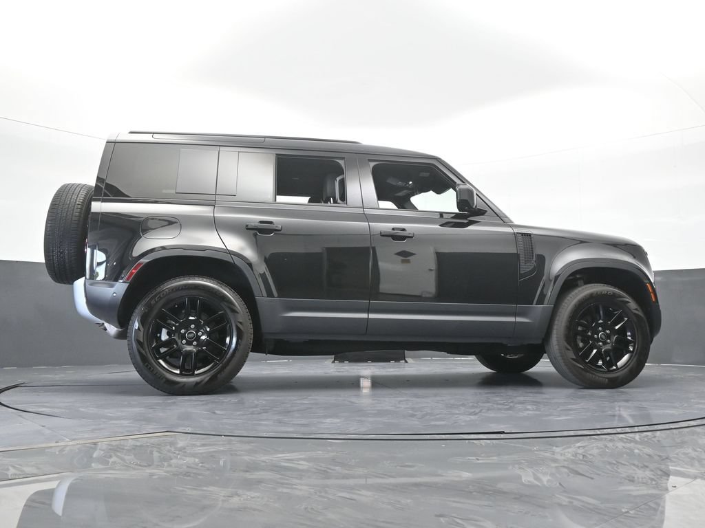 Used 2025 Land Rover Defender 110 S AWD/4WD image 67