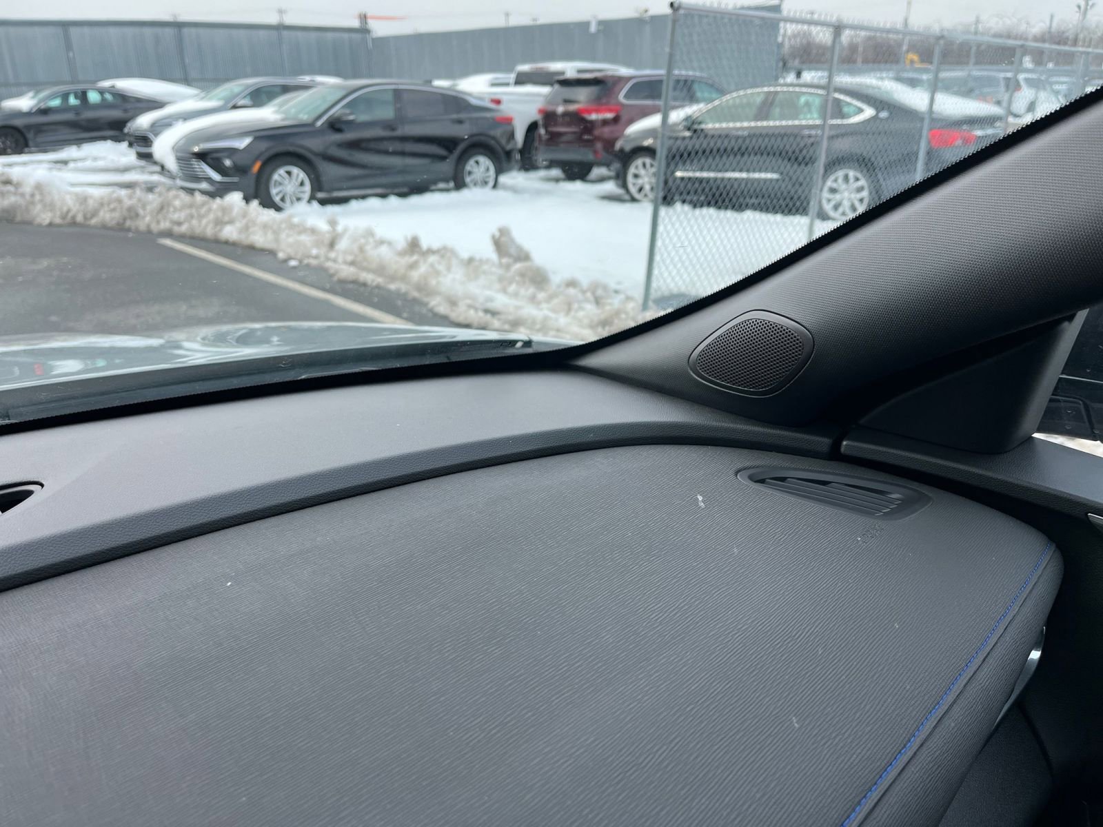 Used 2025 Buick Envista Sport Touring image 35