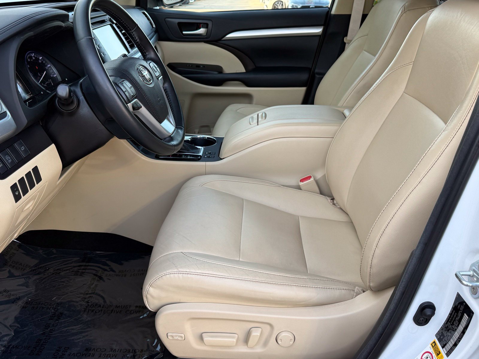 Used 2018 Toyota Highlander XLE FWD image 23