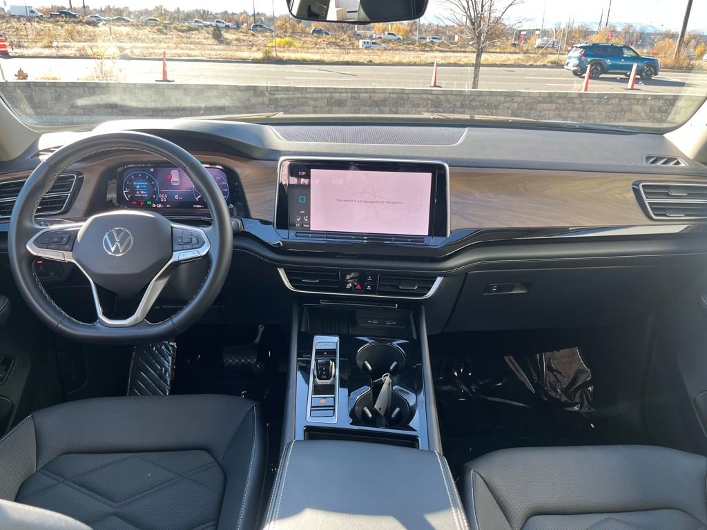 Certified 2025 Volkswagen Atlas SE image 24