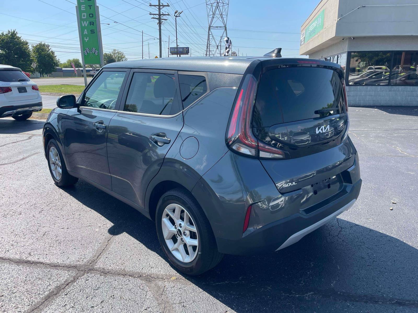 Used 2023 Kia Soul LX w/ Option Group 015 FWD image 5