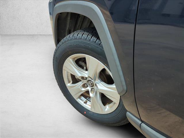 Certified 2019 Toyota RAV4 XLE w/ Convenience Package FWD image 10