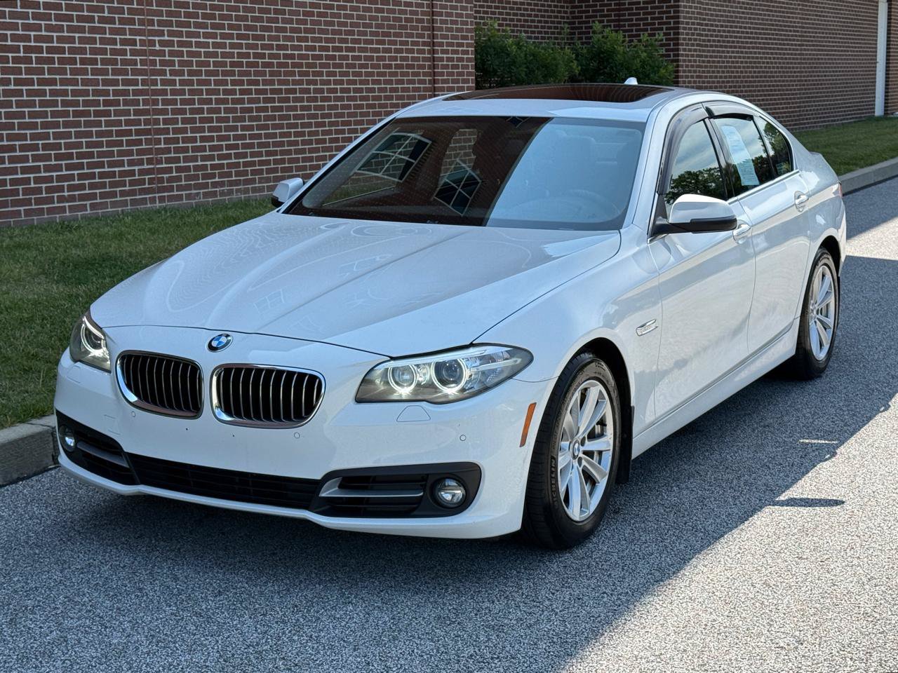 Used 2015 BMW 528i xDrive Sedan AWD/4WD image 1
