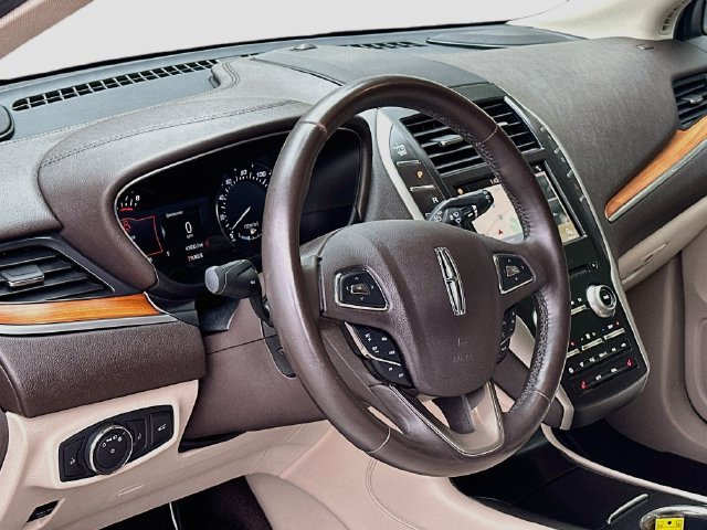 Used 2019 Lincoln MKC Select w/ Select Plus Package FWD image 10