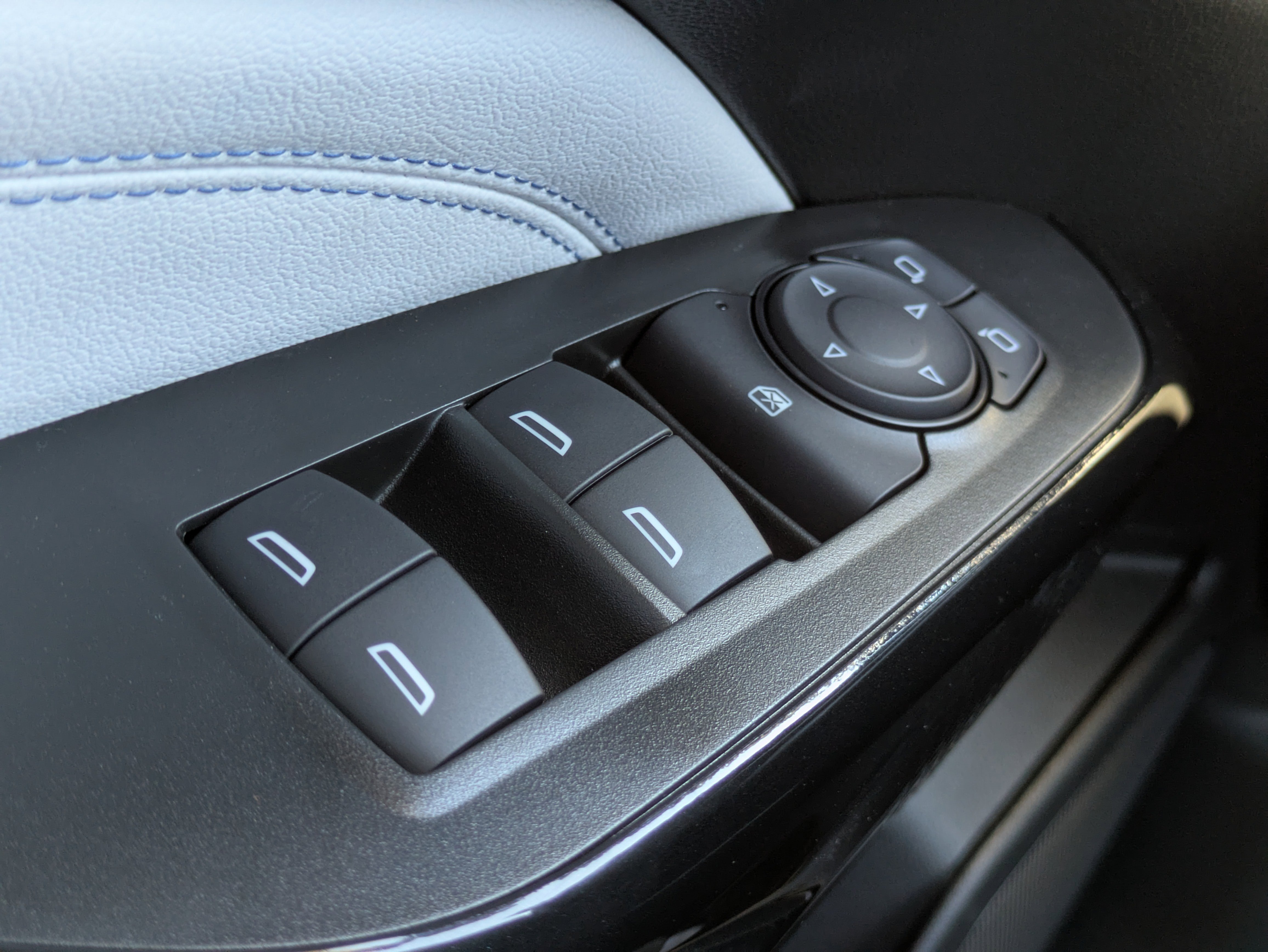 New 2026 Chevrolet Trax LT w/ Sunroof Package image 14