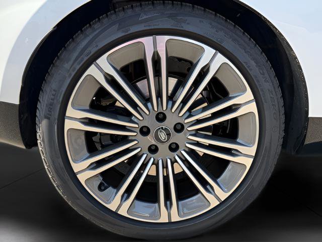 Certified 2024 Land Rover Range Rover Long Wheelbase Autobiography image 12