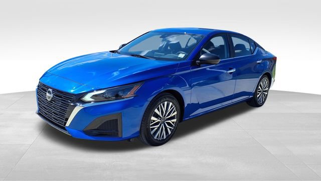 Used 2025 Nissan Altima 2.5 SV image 3