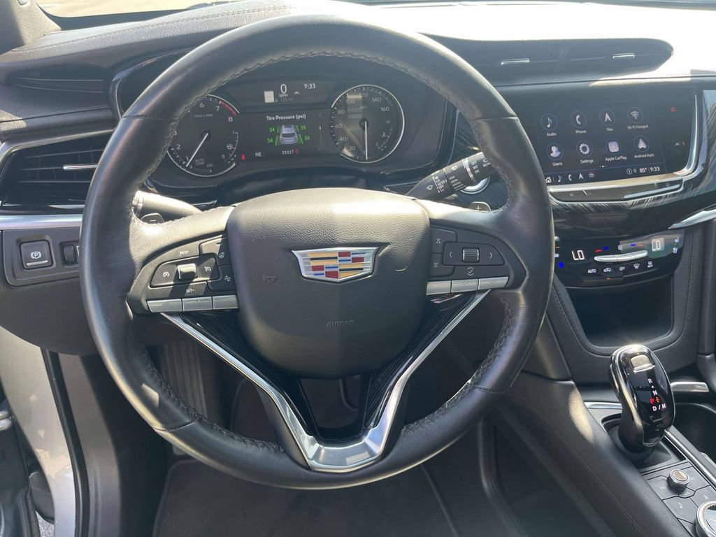 Used 2025 Cadillac XT6 Premium Luxury FWD image 18