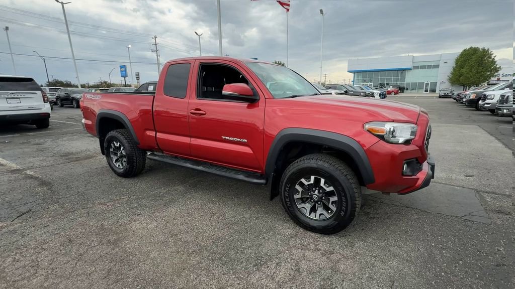 Used 2018 Toyota Tacoma TRD Off-Road AWD/4WD image 2