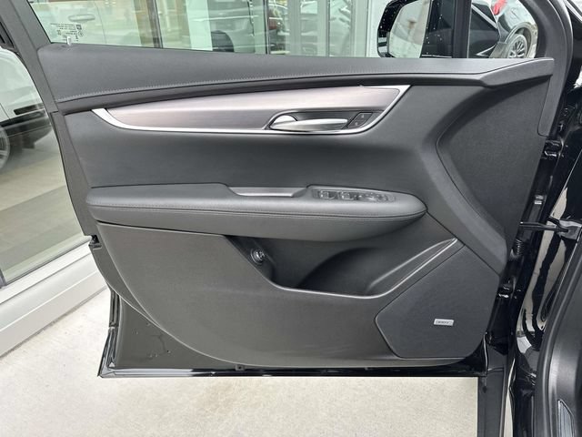 Certified 2025 Cadillac XT5 Luxury w/ LPO, Floor Liner Package FWD image 43