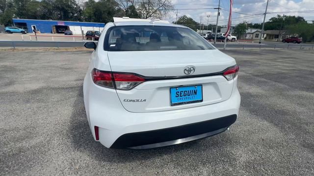 Used 2025 Toyota Corolla LE FWD image 7
