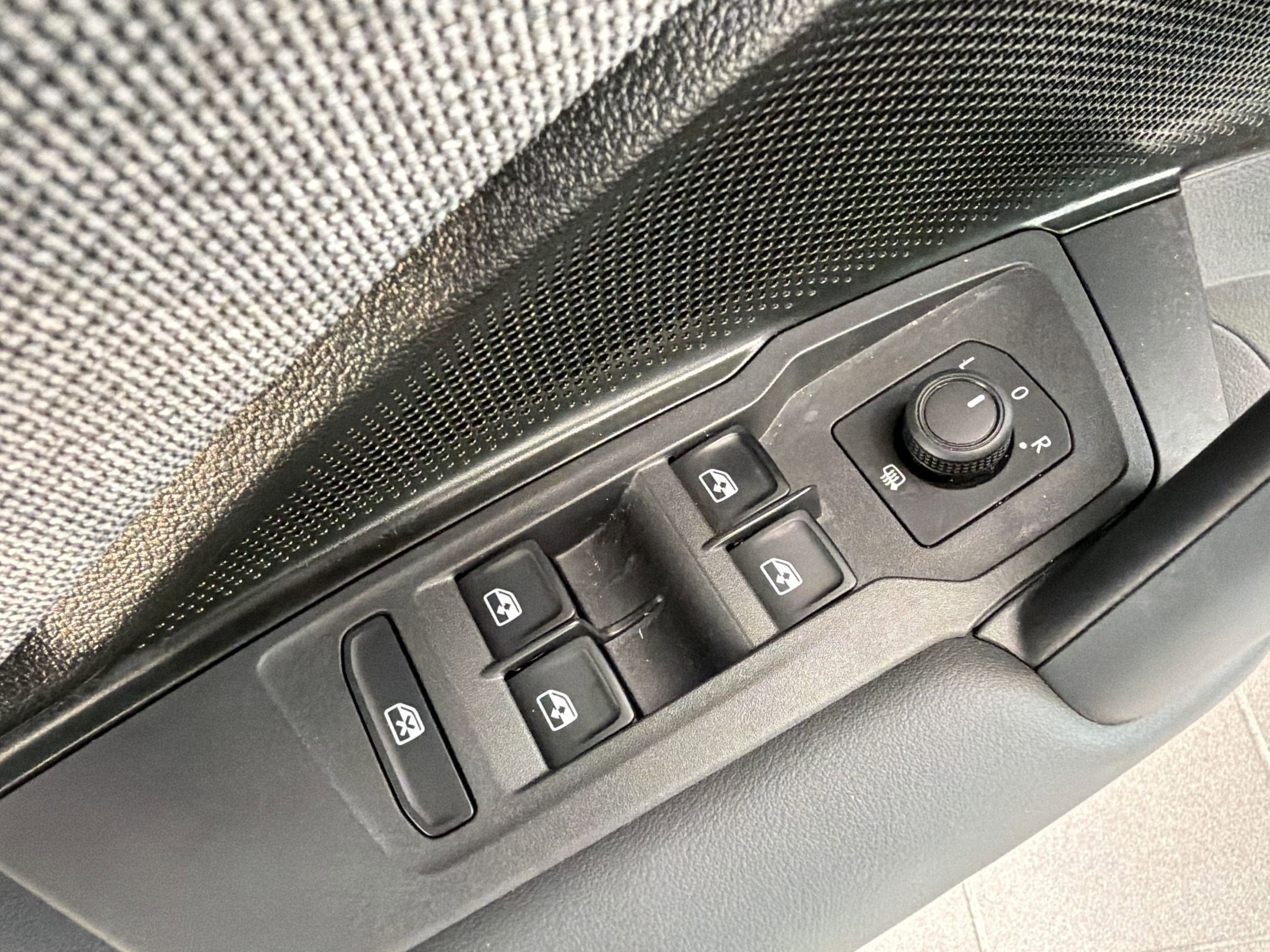 Used 2025 Volkswagen Tiguan S image 13