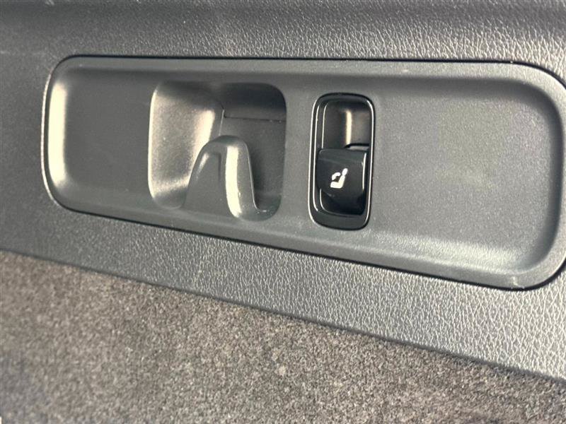 Used 2023 Mercedes-Benz GLC 300 image 21
