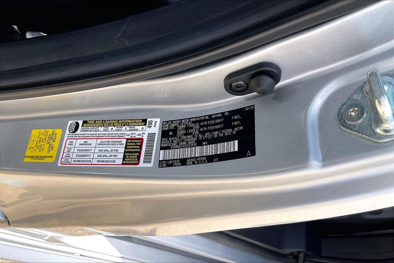 Used 2025 Toyota Sienna XLE FWD image 35